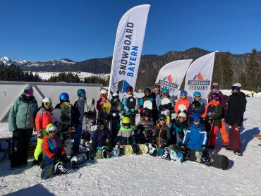 Am Sonntag den 16.01.2022 fand unter traumhaften Wetter das erste Snowboard-Camp in Reit im Winkl statt