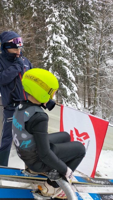 Winterliches Skispringen bei der HALTON Mini-Tournee
